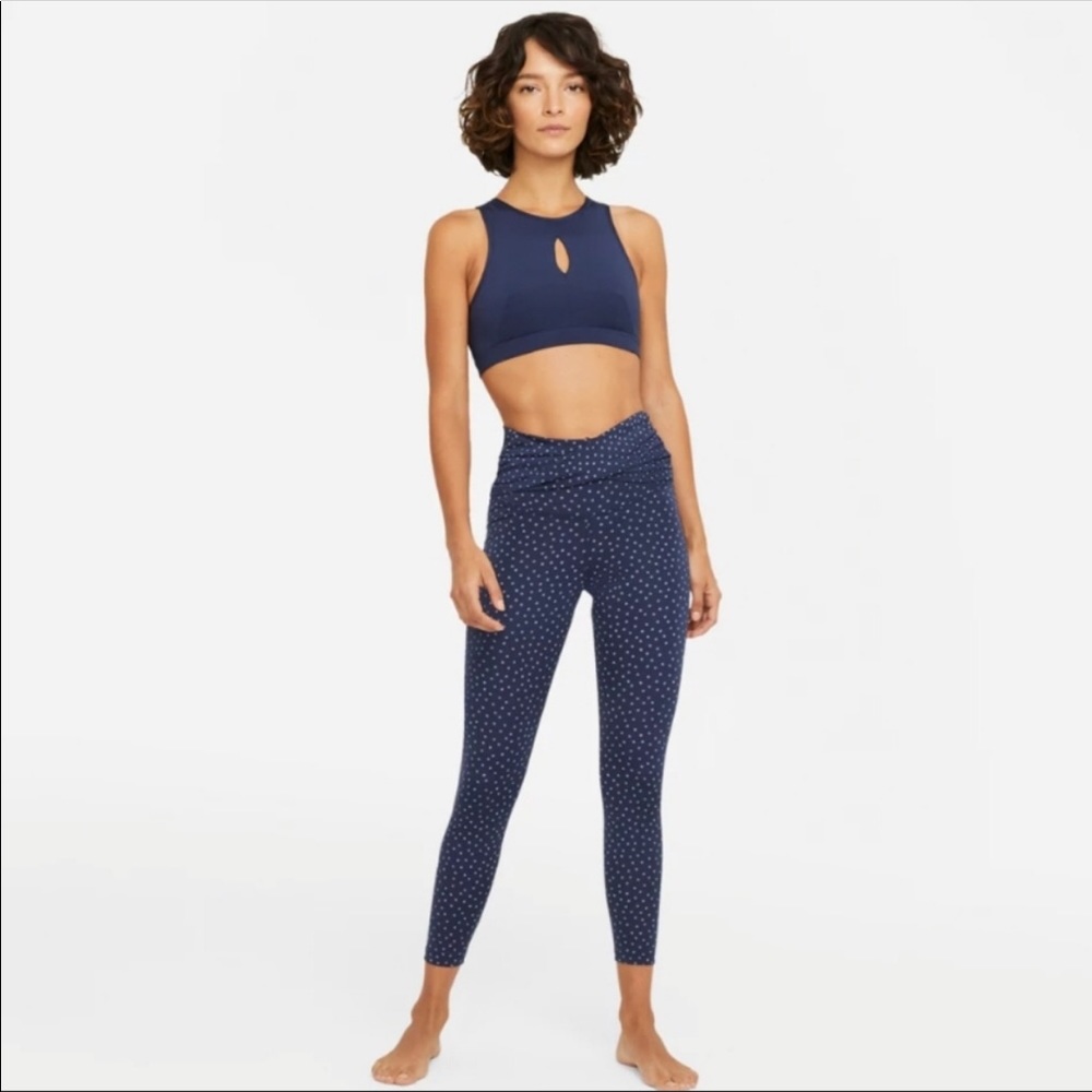 NIKE Yoga Twist Waist Swiss Dots Legging NWT